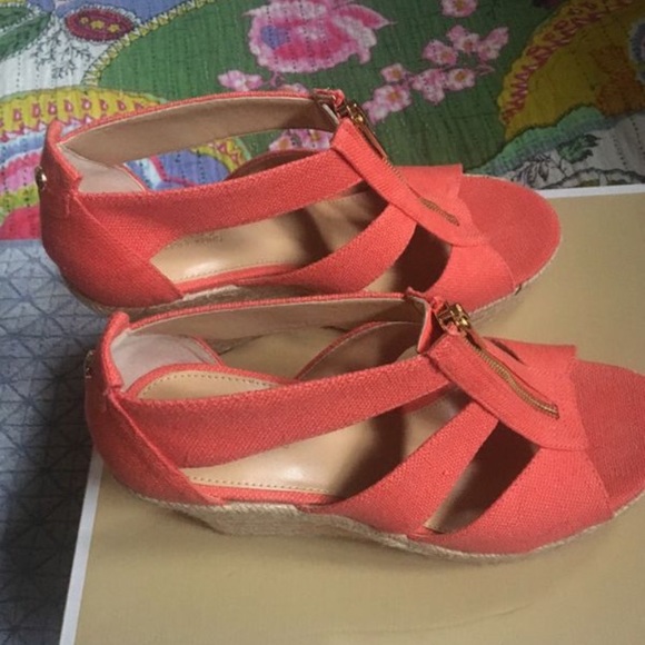 Shoes - Picture 5 of 6